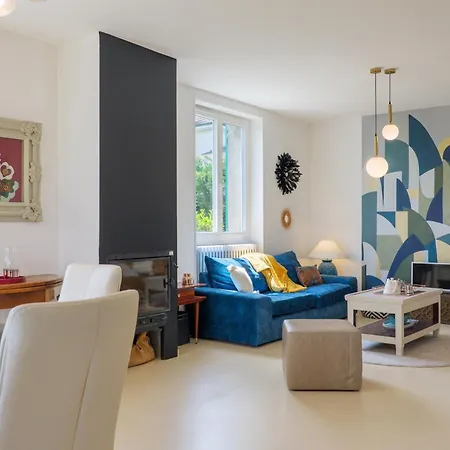 펜션 Maison Cosy A Aubenas Saint-Étienne-de-Fontbellon
